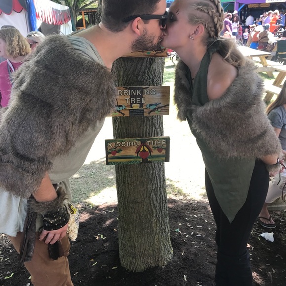 Meet your Poshers - Picture 6 of 6